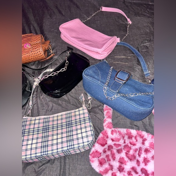 bundle of cute small purses - Picture 2 of 8